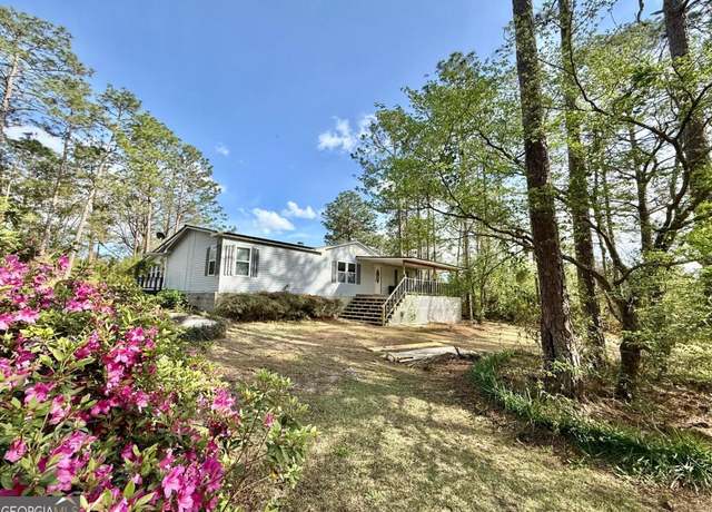 Property at 5785 Lennox Rd, Baxley, GA 31513, 3 beds, 2 baths