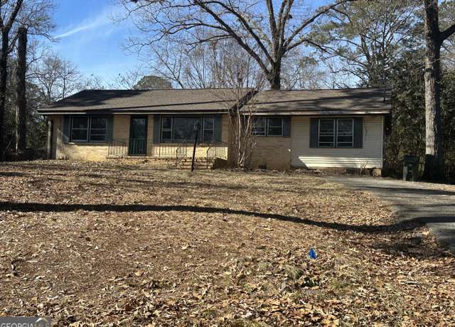 Property at 105 Robinhood Dr, Warner Robins, GA 31088, 4 beds, 1.5 baths