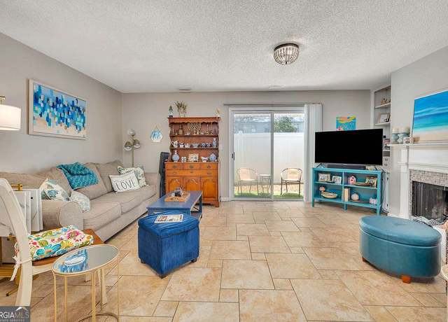 Property at 132 S Island Square Dr, St. Simons, GA 31522, 2 beds, 2.5 baths