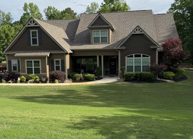 Property at 230 Country Lake Dr, Senoia, GA 30276, 5 beds, 4 baths