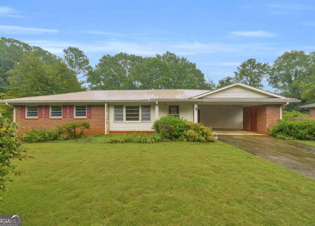 Property at 411 College Cir, Athens, GA 30605, 3 beds, 2 baths