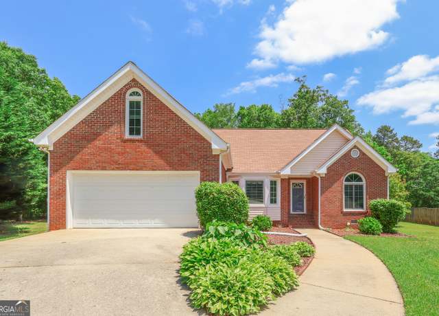 Property at 3533 Saddlebrook Dr, Loganville, GA 30052, 3 beds, 2 baths