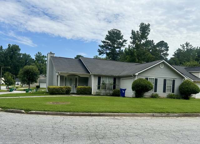 Property at 1616 Cobbs Creek Ln, Decatur, GA 30032, 2 beds, 2 baths