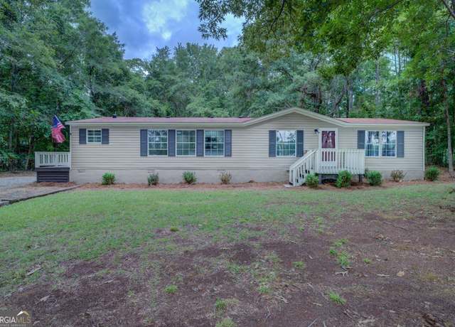 Property at 202 Thomas Dr, Eatonton, GA 31024, 3 beds, 2 baths