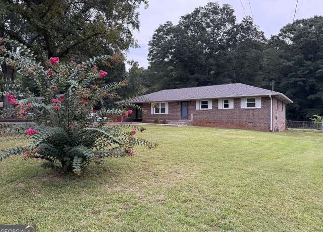Property at 106 Forestwood Dr, Griffin, GA 30223, 3 beds, 2 baths
