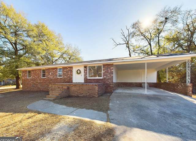 Property at 3189 Masseyville Rd, Macon, GA 31217, 5 beds, 2 baths