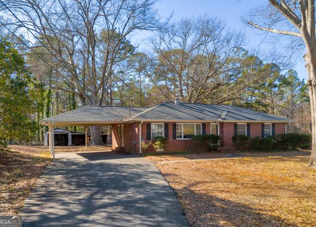 Property at 47 Cherry Ln, Toccoa, GA 30577, 3 beds, 2 baths