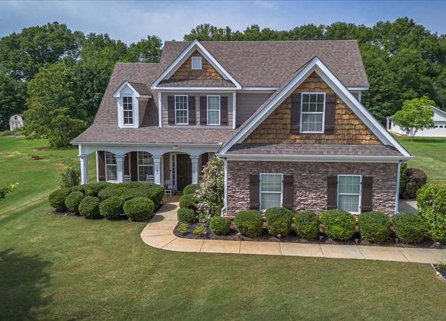 Property at 1900 Avalon Dr, Bogart, GA 30622, 4 beds, 2.5 baths