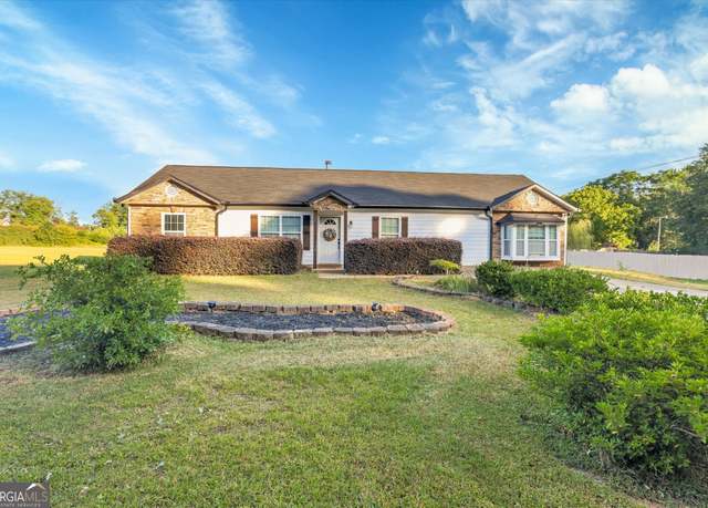 Property at 1098 Highway 85, Senoia, GA 30276, 3 beds, 2 baths