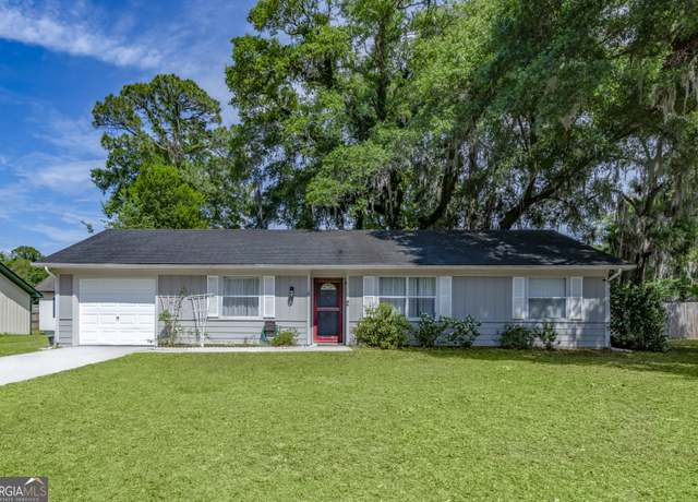 Property at 300 Pinedale Dr, St. Marys, GA 31558, 3 beds, 2 baths
