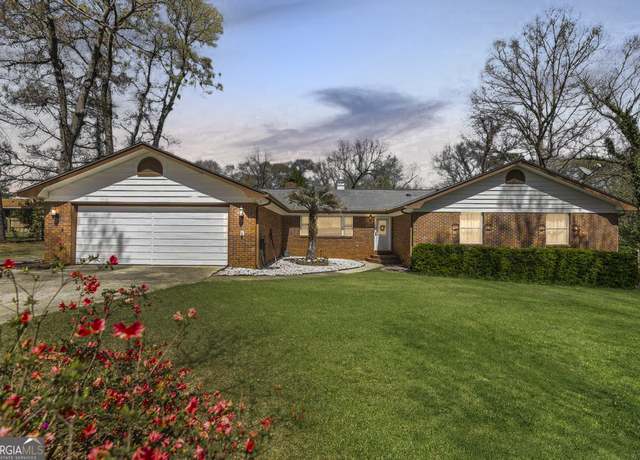 Property at 1710 Green St, Warner Robins, GA 31093, 3 beds, 3 baths