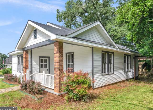 Property at 328 S Green St, Thomaston, GA 30286, 4 beds, 1.5 baths