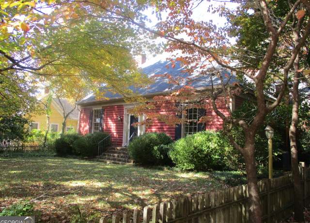 Property at 251 Pine St, Madison, GA 30650, 6 beds, 4 baths