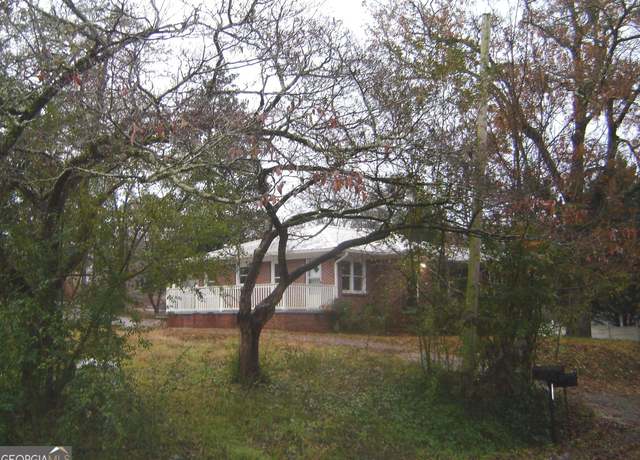 Property at 340 Cooledge St, Wadley, AL 36276, 4 beds, 3 baths