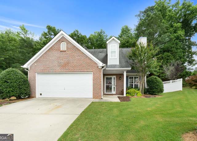 Property at 320 Cloverwood Dr, Fayetteville, GA 30215, 3 beds, 2.5 baths