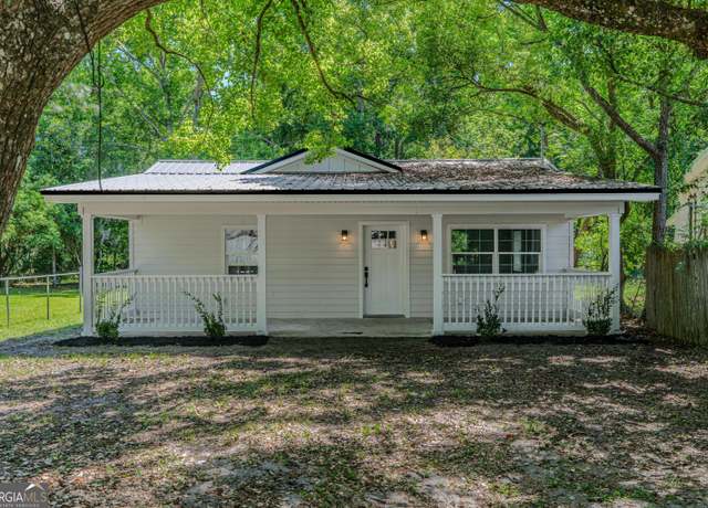 Property at 205 S Island St, Kingsland, GA 31548, 3 beds, 2 baths