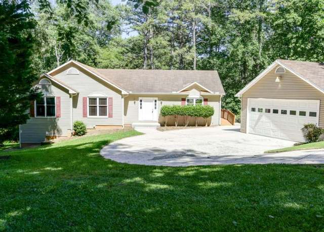 Property at 121 Lake Dr, Dawsonville, GA 30534, 5 beds, 3 baths