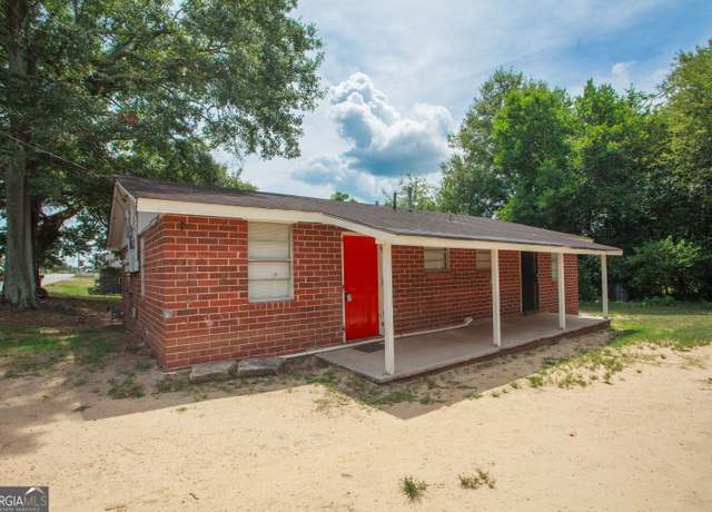 Property at 741 Woodard Ave, Macon, GA 31204, 4 beds, 2 baths