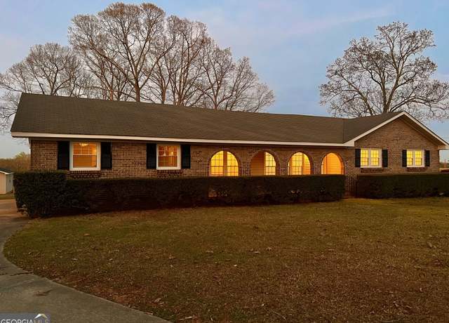Property at 580 Mountain View Dr, Thomaston, GA 30286, 3 beds, 2 baths