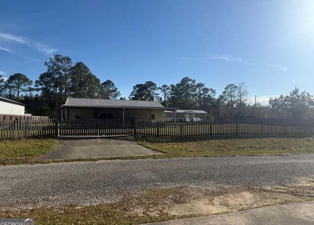 Property at 244 Cove Dr, Abbeville, AL 36310, 2 beds, 2.5 baths