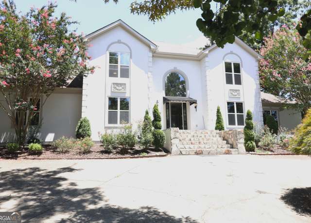 Property at 3392 Lost Valley Dr, Jonesboro, GA 30236, 4 beds, 5 baths