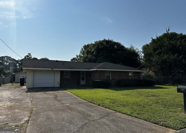 Property at 108 Virginia Dr, Warner Robins, GA 31093, 3 beds, 2 baths