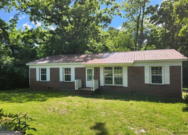 Property at 371 Liberia St NW, Pelham, GA 31779, 3 beds, 2 baths