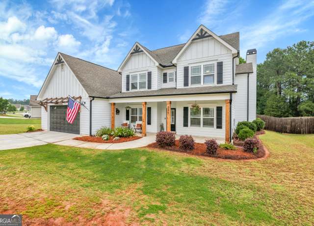 Property at 245 Kenwood Trl, Senoia, GA 30276, 5 beds, 3 baths