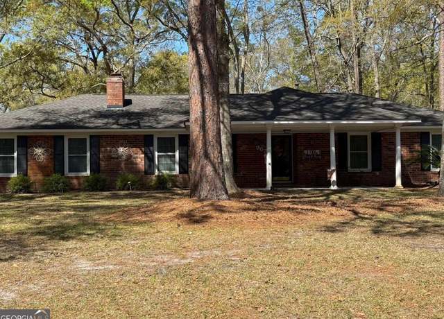 Property at 907 Kings Rd, Hinesville, GA 31313, 3 beds, 2 baths
