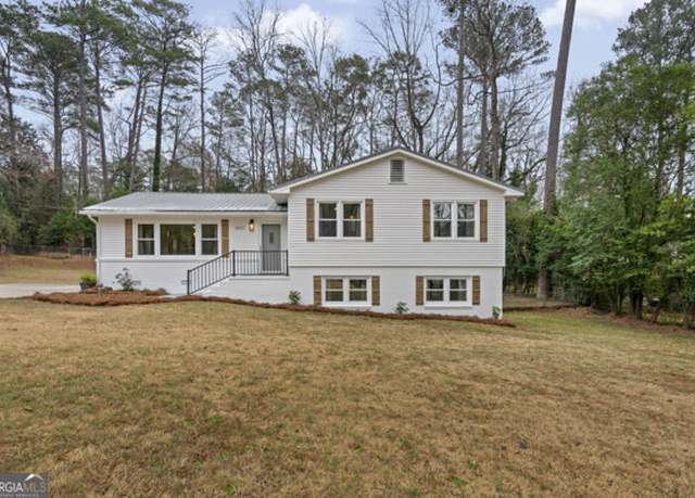 Property at 1831 Lullwater Cir, Macon, GA 31211, 4 beds, 2 baths
