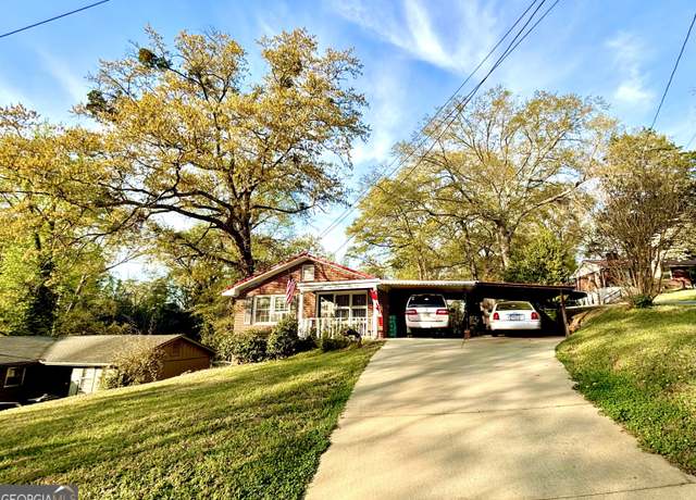Property at 62 Oak St, Elberton, GA 30635, 2 beds, 2 baths