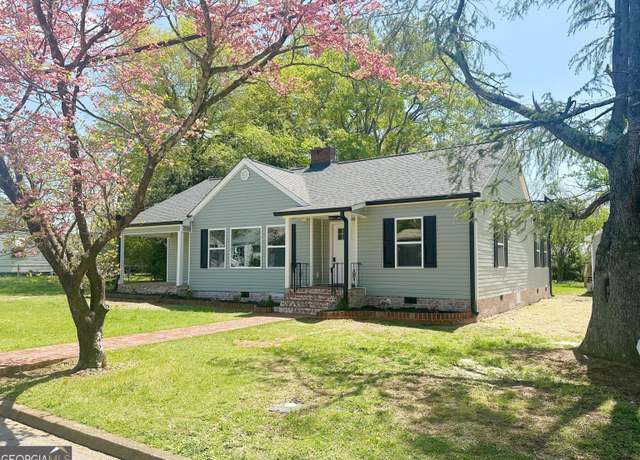 Property at 103 Moore St, Trion, GA 30753, 4 beds, 3 baths