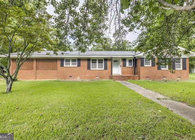 Property at 208 S 6th St, Vienna, GA 31092, 3 beds, 2 baths