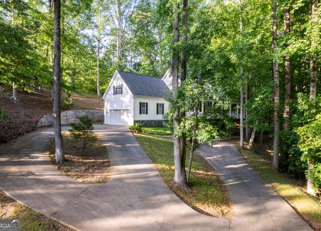 Property at 7240 Highbrook Cir E, Cumming, GA 30041, 4 beds, 3 baths