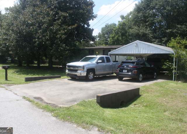 Property at 205 Cambridge Dr, Warner Robins, GA 31093, 3 beds, 2 baths
