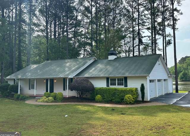 Property at 1011 Sugar Hill Way, Buckhead, GA 30625, 3 beds, 2.5 baths