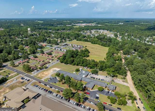 Property at 33 O'quinn Rd, Tifton, GA 31794