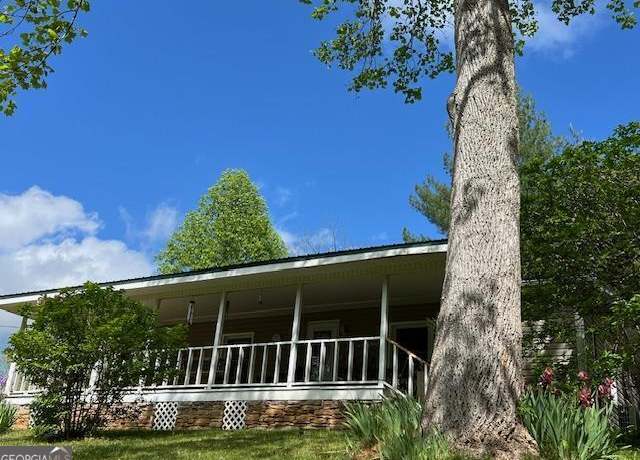Property at 17 Fairview Rd, Blairsville, GA 30512, 2 beds, 2 baths