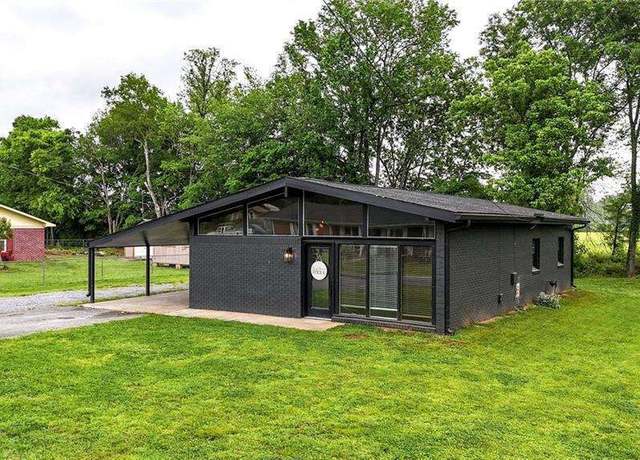 Property at 215 Maplewood Dr SW, Calhoun, GA 30701, 3 beds, 2 baths