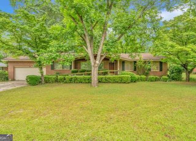 Property at 111 Roberson St, Dublin, GA 31021, 3 beds, 2 baths
