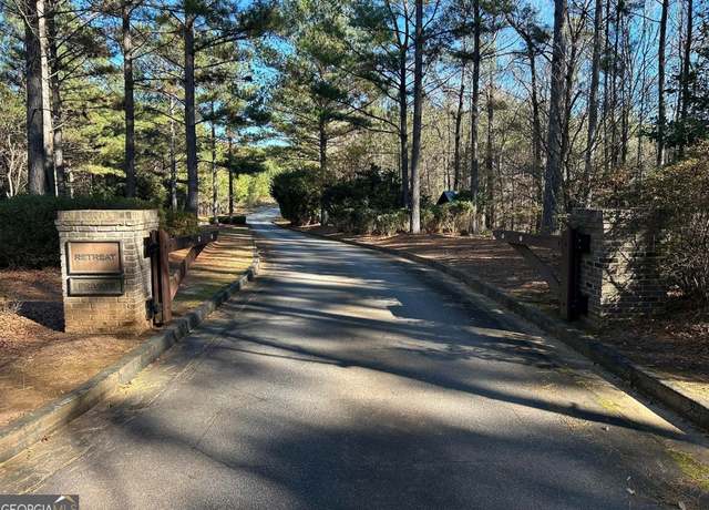 Property at 325 Retreat Trl, Lagrange, GA 30240