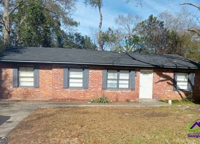 Property at 220 Francis St, Warner Robins, GA 31093, 3 beds, 2 baths