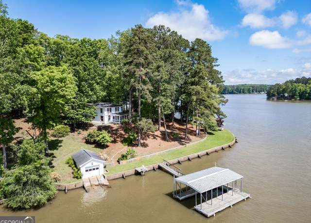 Property at 185 Crestview Rd, Jackson, GA 30233, 3 beds, 2 baths