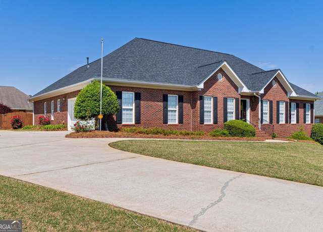 Property at 130 Gillson Dr, Mcdonough, GA 30253, 4 beds, 3.5 baths