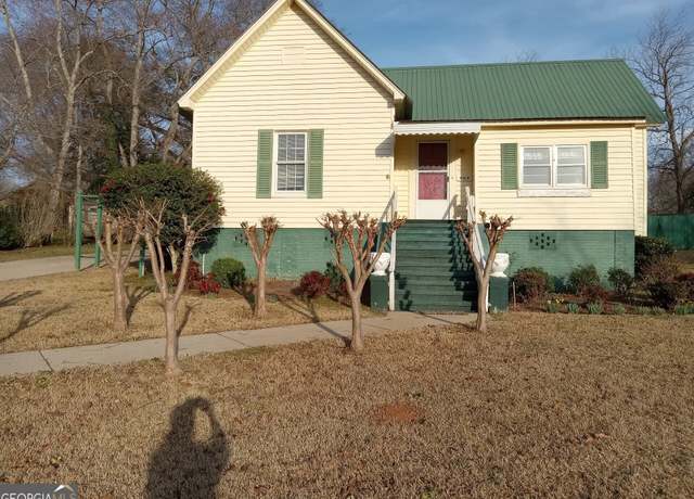Property at 409 Lafayette St, Valley, AL 36854, 4 beds, 1 bath