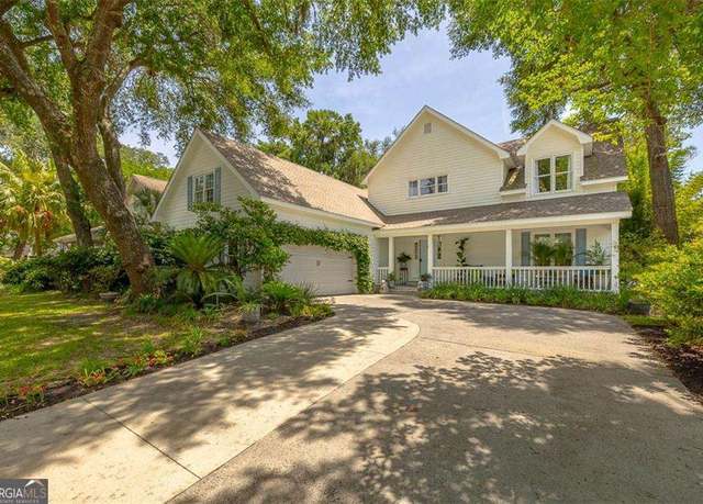 Property at 107 Newfield St, St. Simons, GA 31522, 4 beds, 3 baths