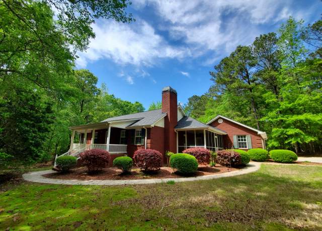 Property at 453 Jackson Lake Inn Rd, Jackson, GA 30233, 3 beds, 2 baths