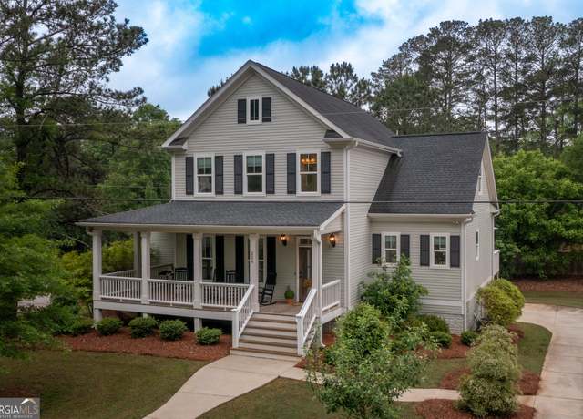 Property at 220 Johnson St, Senoia, GA 30276, 4 beds, 3.5 baths