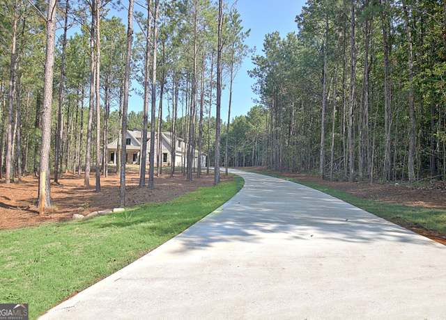 Property at 51 Pinegate Way, Sharpsburg, GA 30277, 5 beds, 4.5 baths