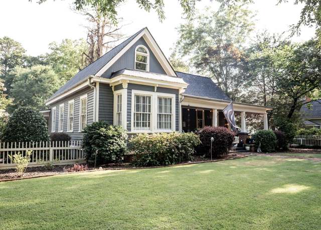 Property at 103 Elm St E, Greensboro, GA 30642, 5 beds, 2 baths